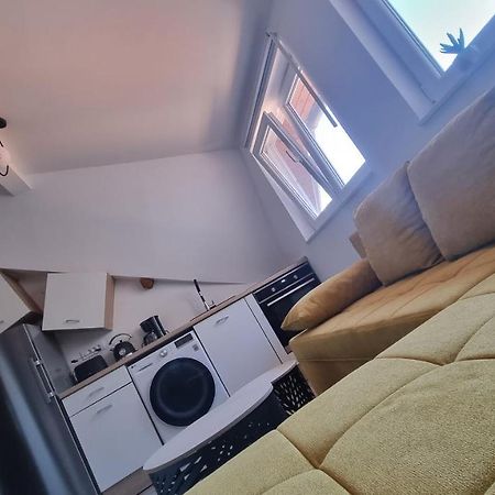 Steep-Climb Attic Studio W Floor Heating, Two Beds & 55" Tv Lejlighed Zagreb Eksteriør billede