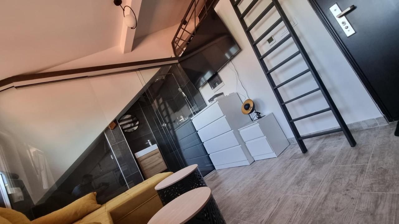 Steep-Climb Attic Studio W Floor Heating, Two Beds & 55" Tv Lejlighed Zagreb Eksteriør billede