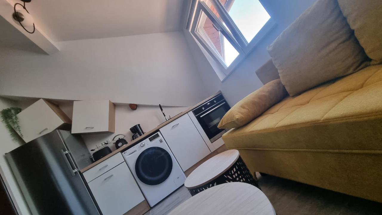 Steep-Climb Attic Studio W Floor Heating, Two Beds & 55" Tv Lejlighed Zagreb Eksteriør billede